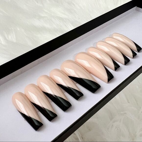 Black Side Tips 🖤 Custom Press On Nails | High Quality Nails | Handmade - Picture 1 of 11